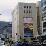 一觉醒来，新西兰居民从500万变成了6950亿